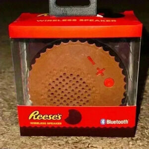 NWT - Reese’s Wireless Bluetooth Speaker Round Chocolate Design